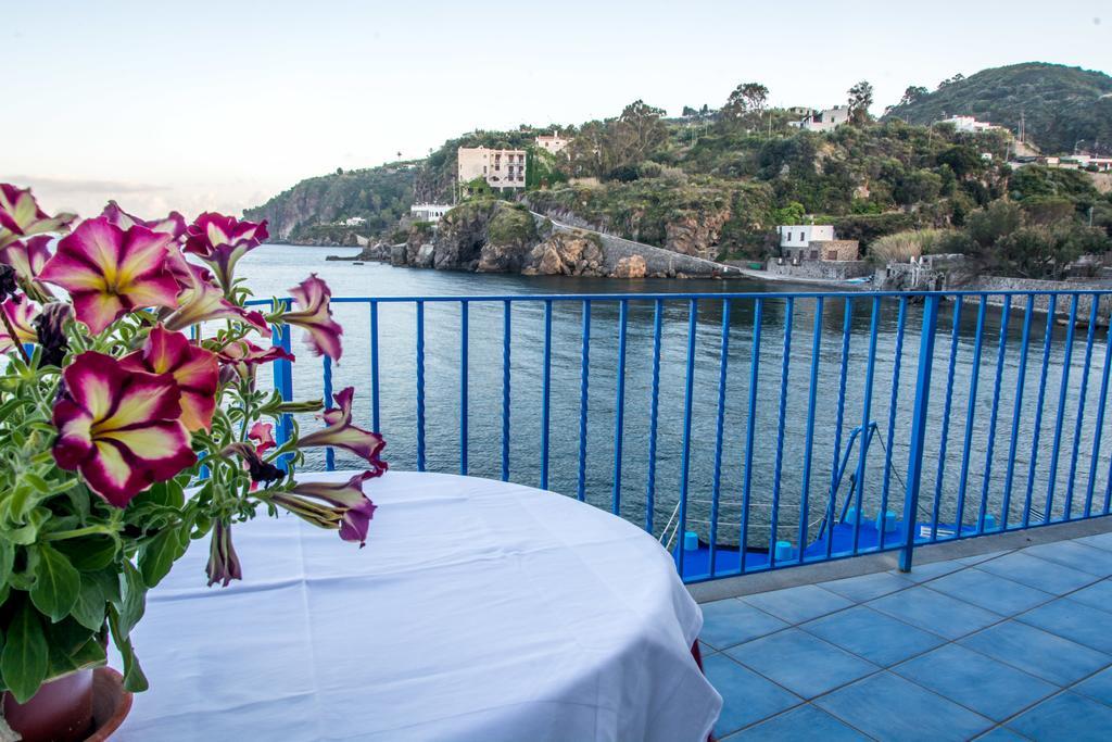 Hotel Rocce Azzurre ลีปารี ภายนอก รูปภาพ