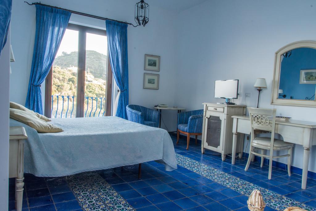 Hotel Rocce Azzurre ลีปารี ภายนอก รูปภาพ