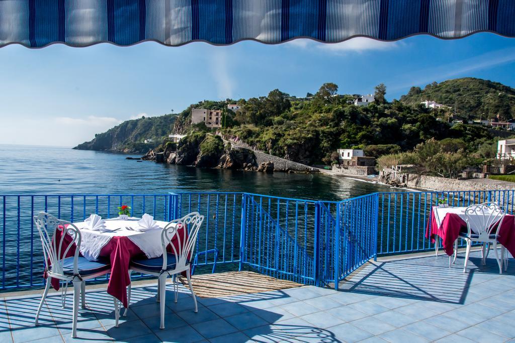 Hotel Rocce Azzurre ลีปารี ภายนอก รูปภาพ