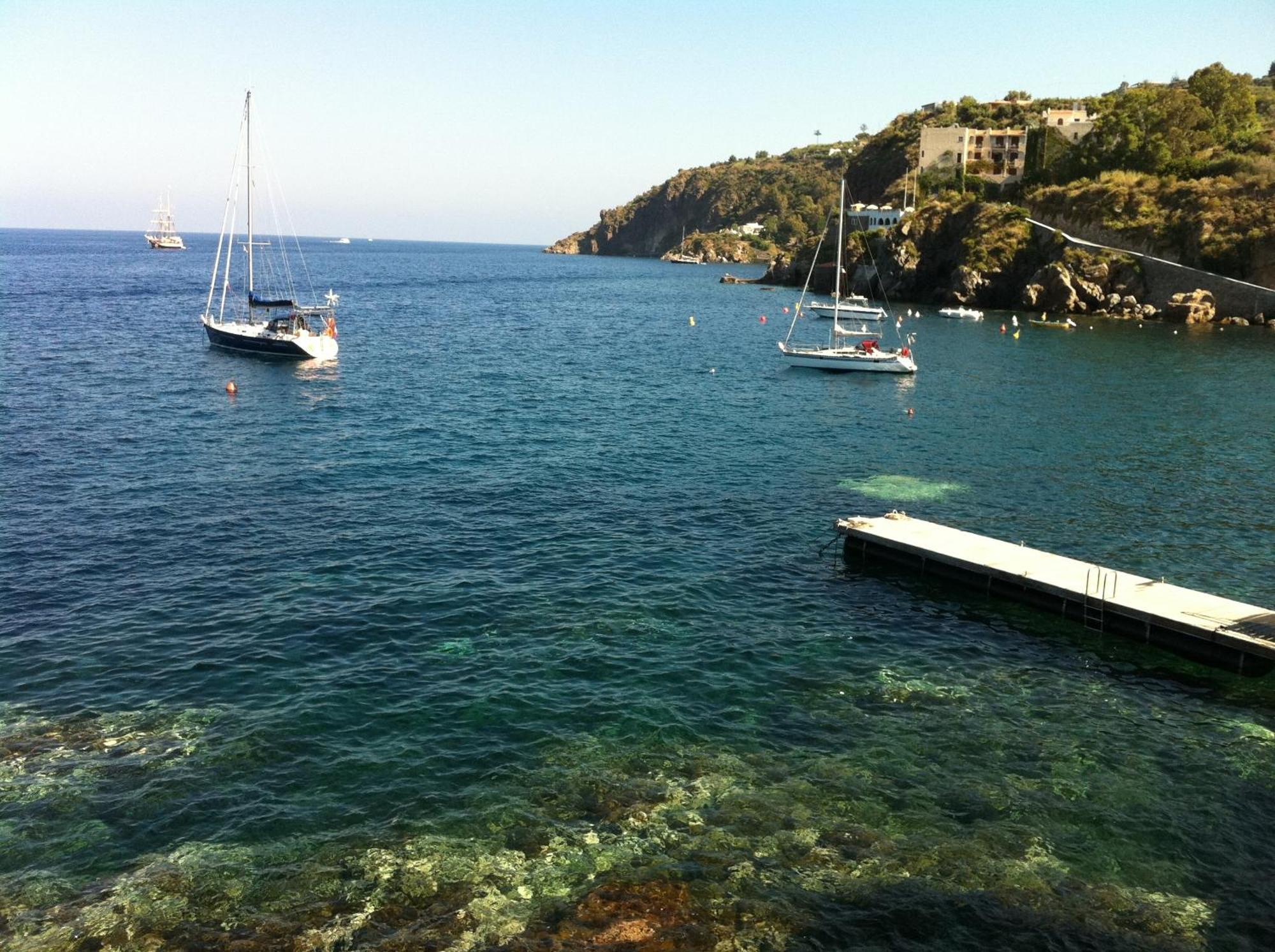 Hotel Rocce Azzurre ลีปารี ภายนอก รูปภาพ