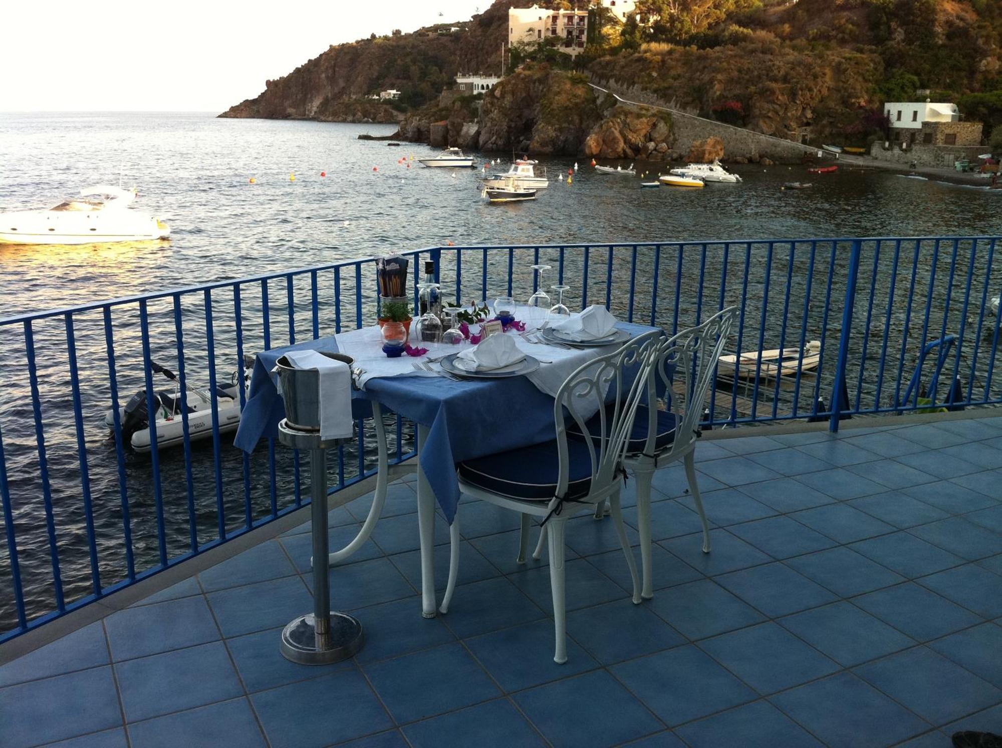 Hotel Rocce Azzurre ลีปารี ภายนอก รูปภาพ
