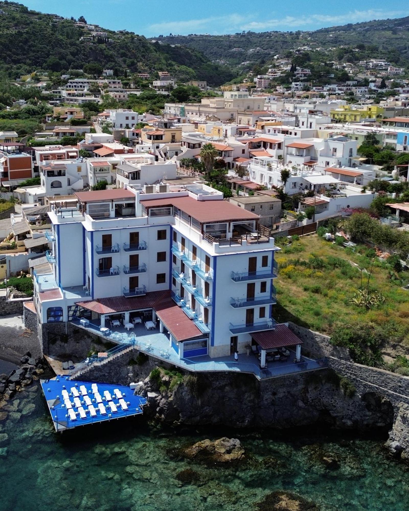Hotel Rocce Azzurre ลีปารี ภายนอก รูปภาพ