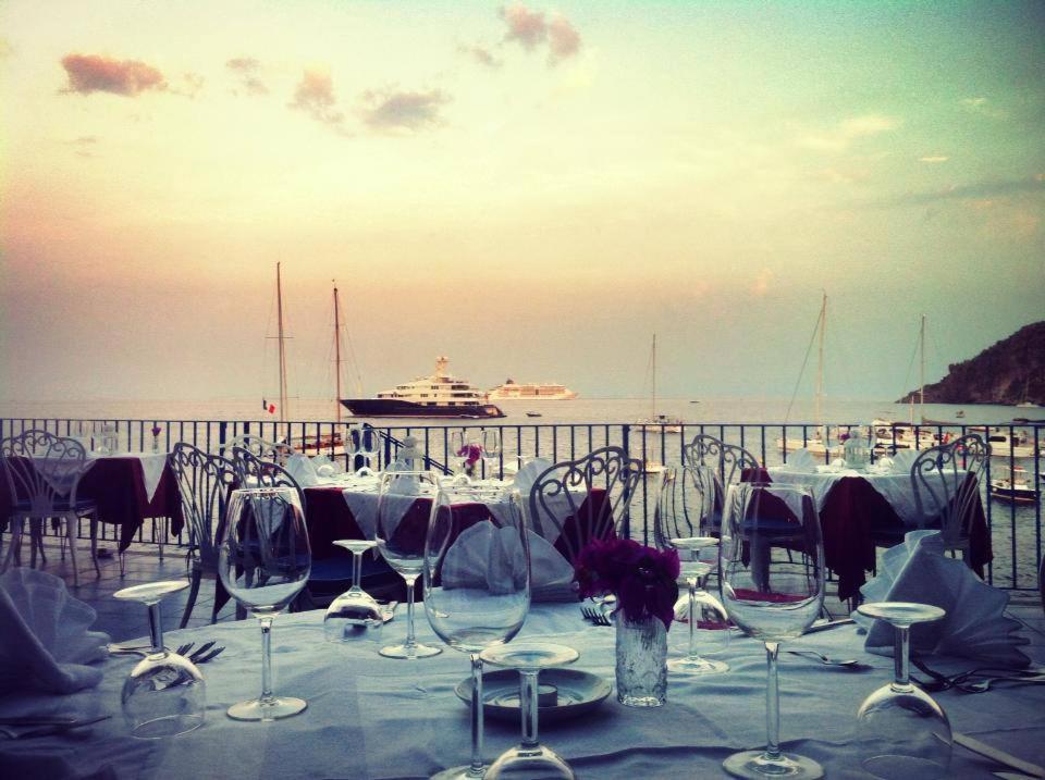 Hotel Rocce Azzurre ลีปารี ภายนอก รูปภาพ